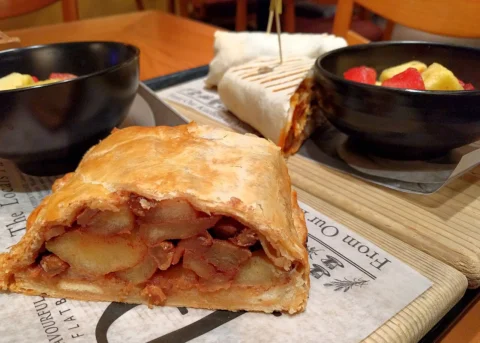 Apfelstrudel mit hausgemachtem Teig